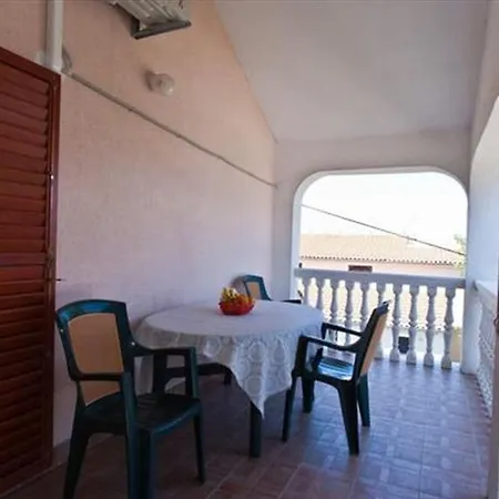 Apartments Katic Vantacici Extérieur photo
