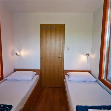 Apartments Katic Vantacici Extérieur photo
